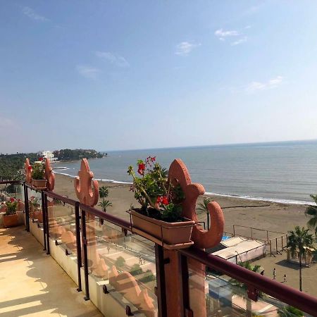 Atico-Duplex Primera Linea De Playa En El Centro De Estepona Dış mekan fotoğraf