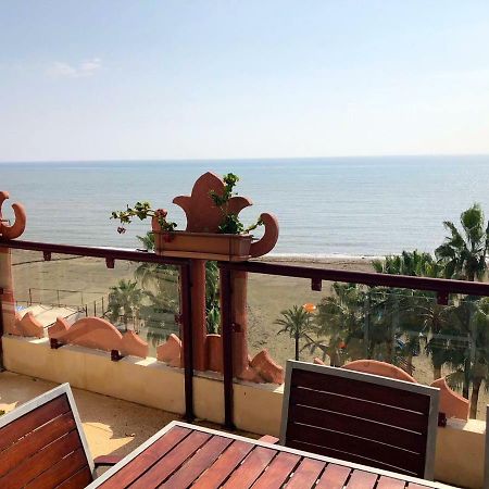 Atico-Duplex Primera Linea De Playa En El Centro De Estepona Dış mekan fotoğraf