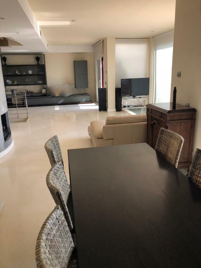 Atico-Duplex Primera Linea De Playa En El Centro De Estepona Dış mekan fotoğraf