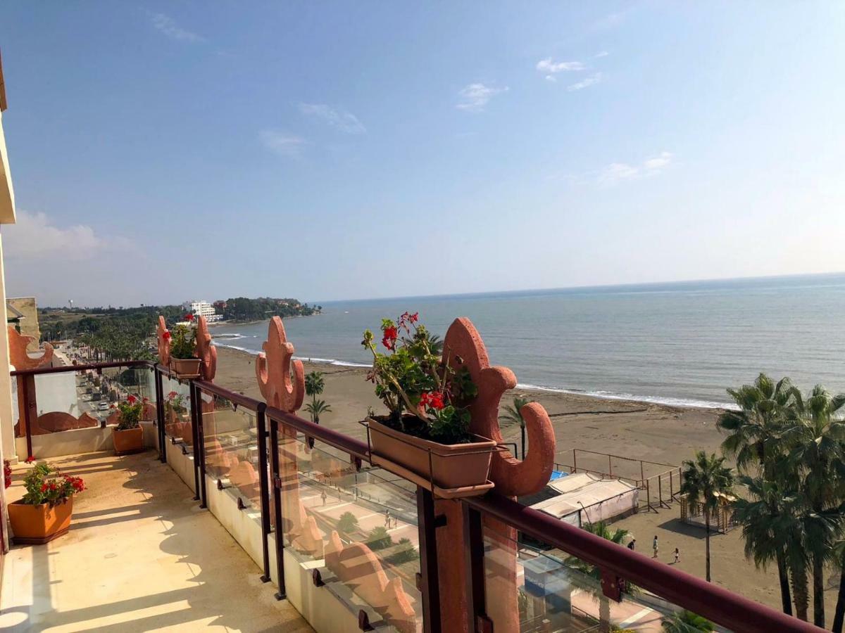 Atico-Duplex Primera Linea De Playa En El Centro De Estepona Dış mekan fotoğraf