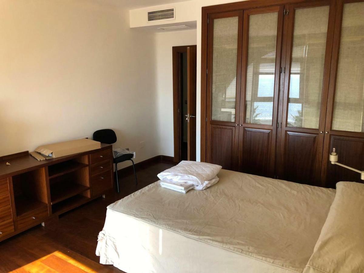 Atico-Duplex Primera Linea De Playa En El Centro De Estepona Dış mekan fotoğraf