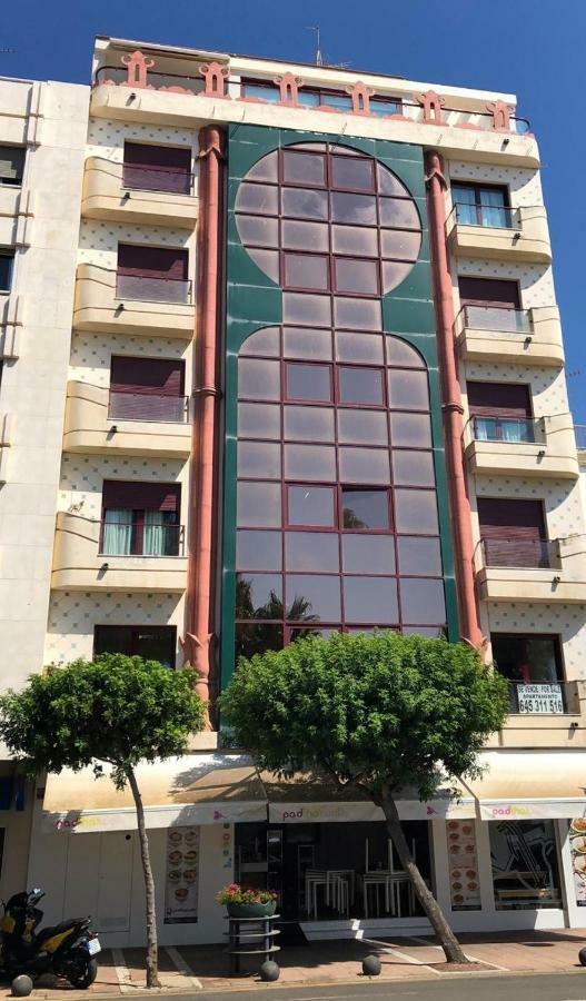 Atico-Duplex Primera Linea De Playa En El Centro De Estepona Dış mekan fotoğraf